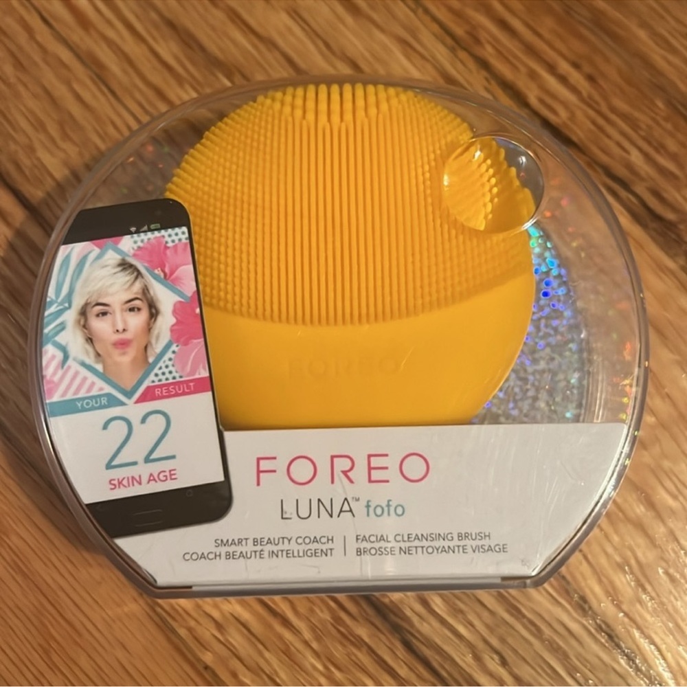 NIB Foreo Luna fofo facial cleaner /smart beauty coach